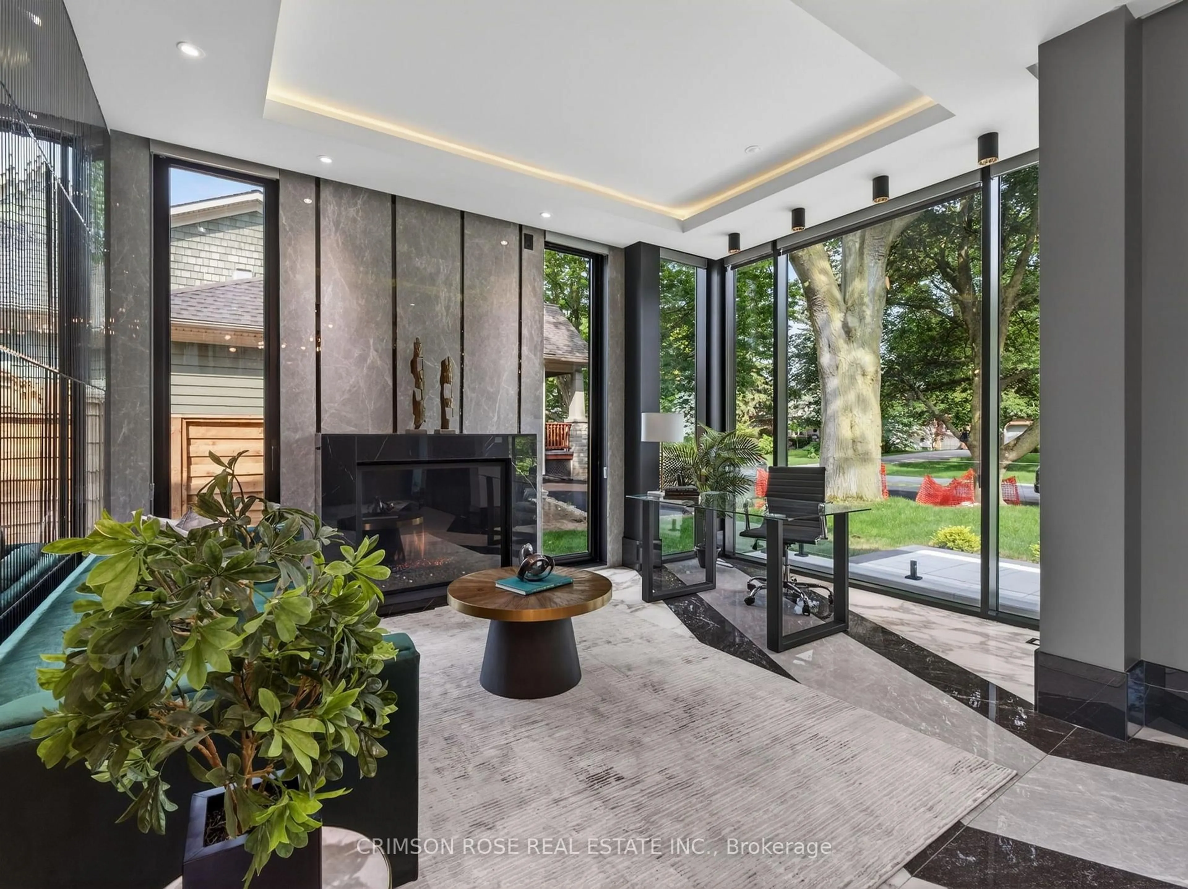 Indoor foyer for 1477 Duncan Rd, Oakville Ontario L6J 2R5