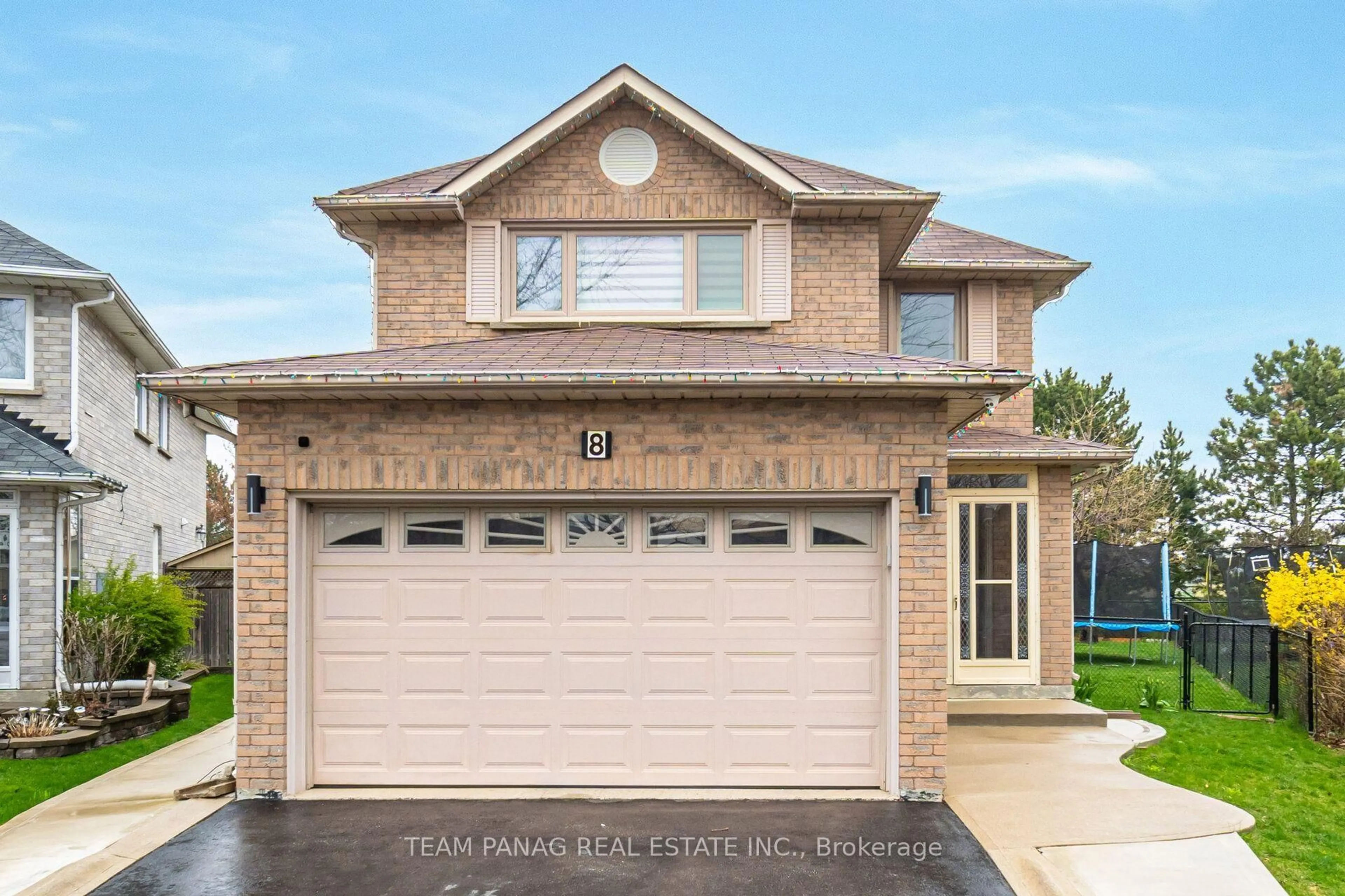 Home with brick exterior material, street for 8 Drayglass Crt, Brampton Ontario L6Z 4E9