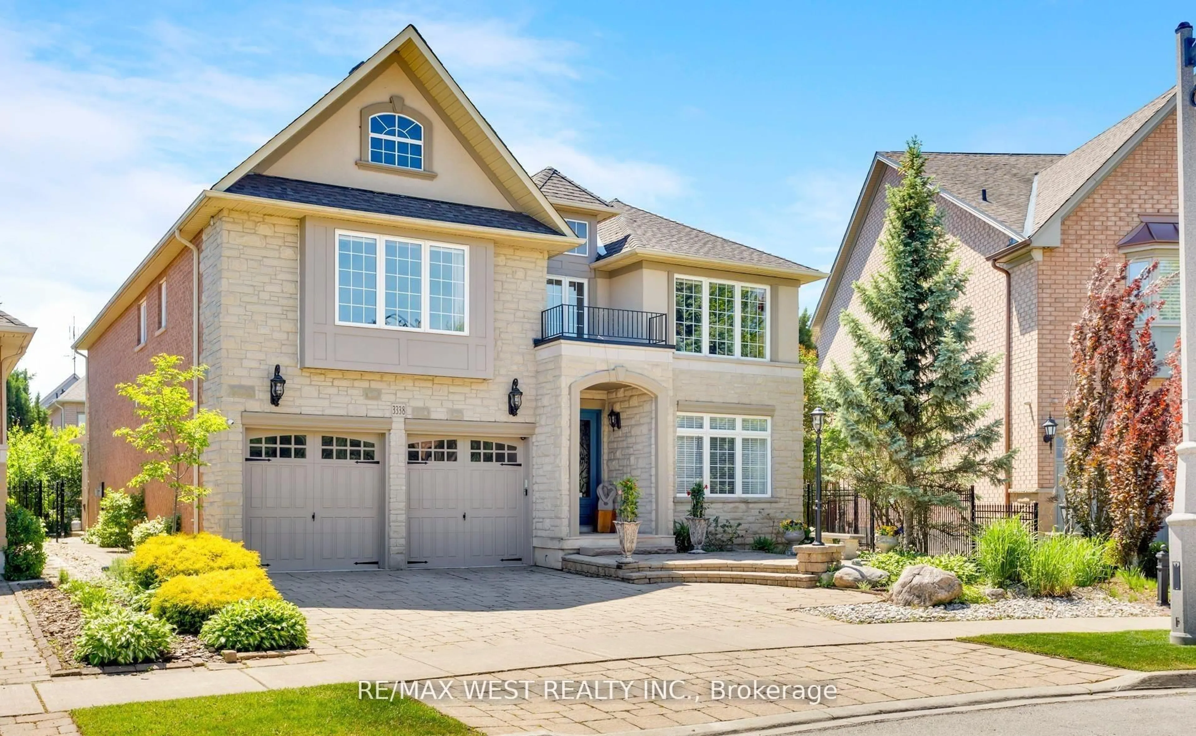 Home with brick exterior material, street for 3338 Fox Run Circ, Oakville Ontario L6L 6W4