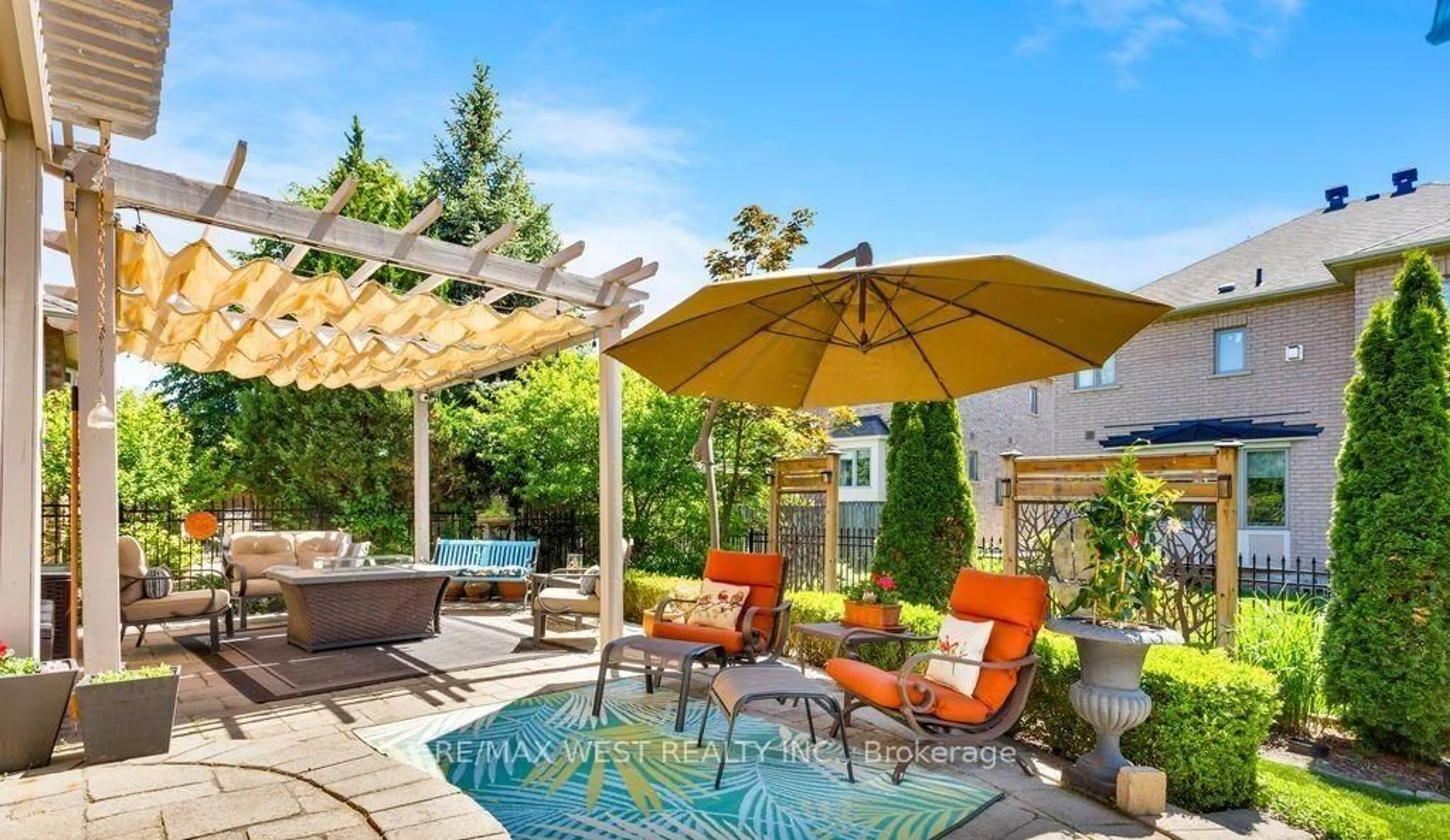 Patio, water/lake/river/ocean view for 3338 Fox Run Circ, Oakville Ontario L6L 6W4