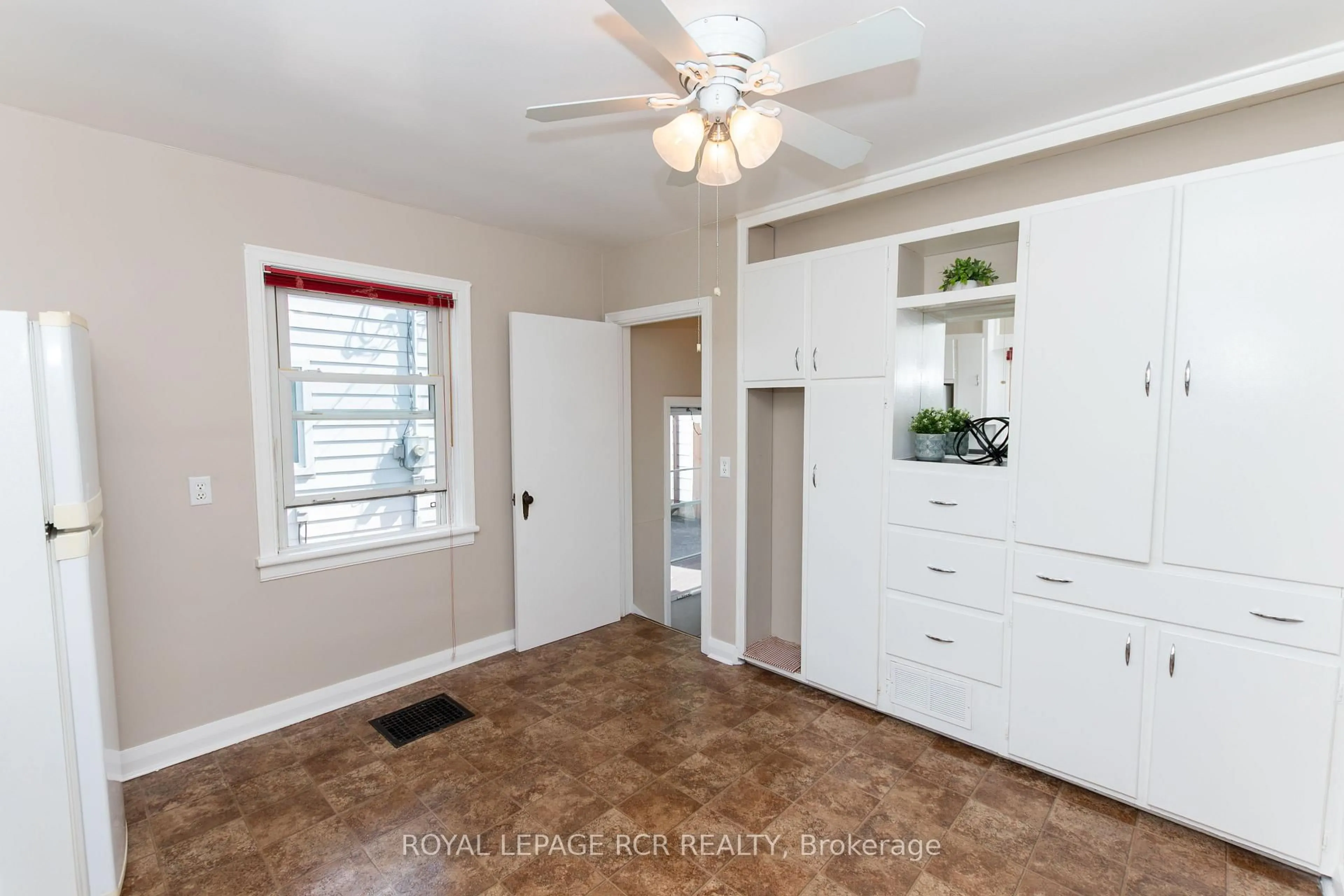 Unknown for 14 Elizabeth St, Orangeville Ontario L9W 1B9