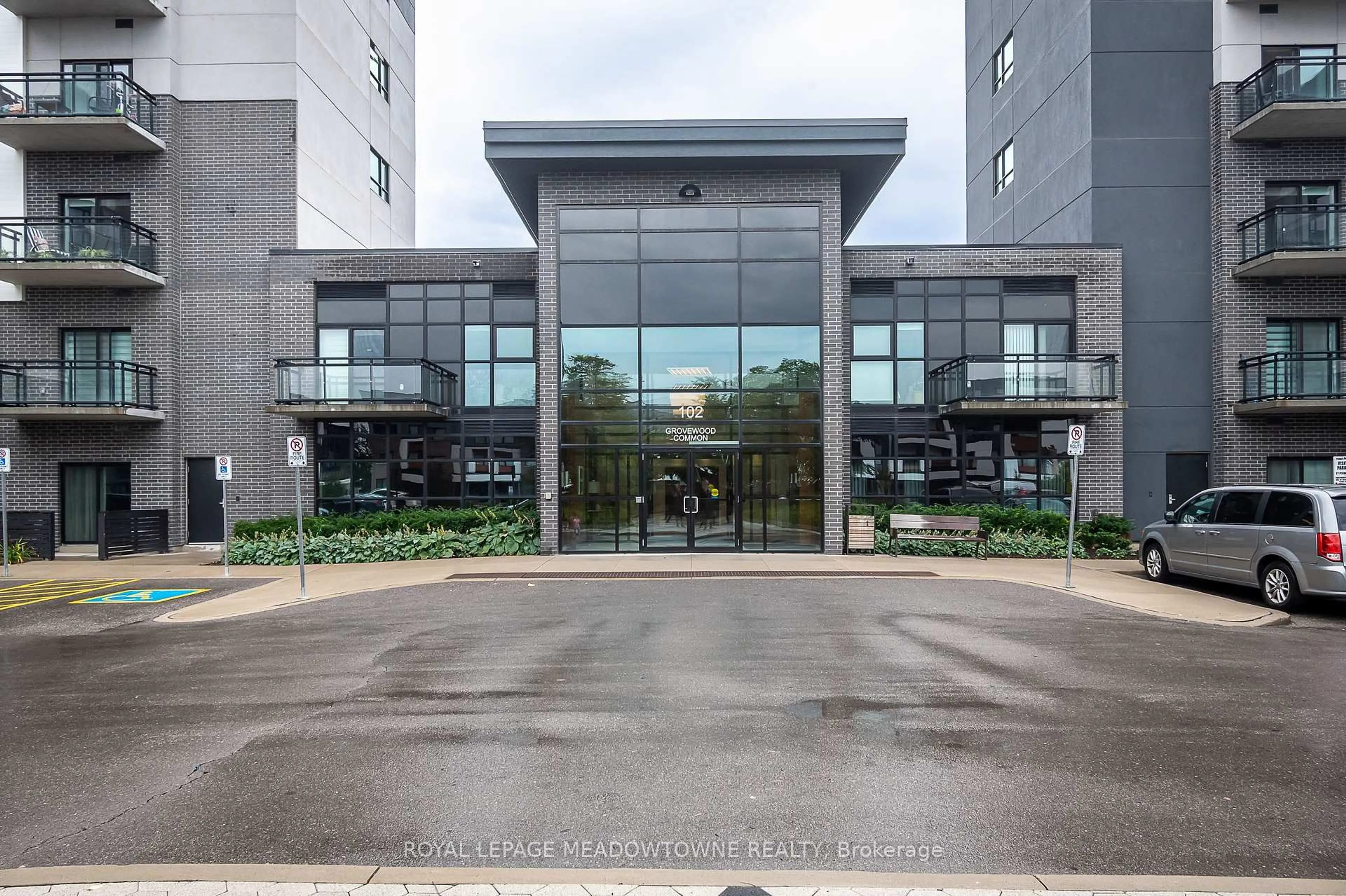 Unknown for 102 Grovewood Common #205, Oakville Ontario L6H 0X2
