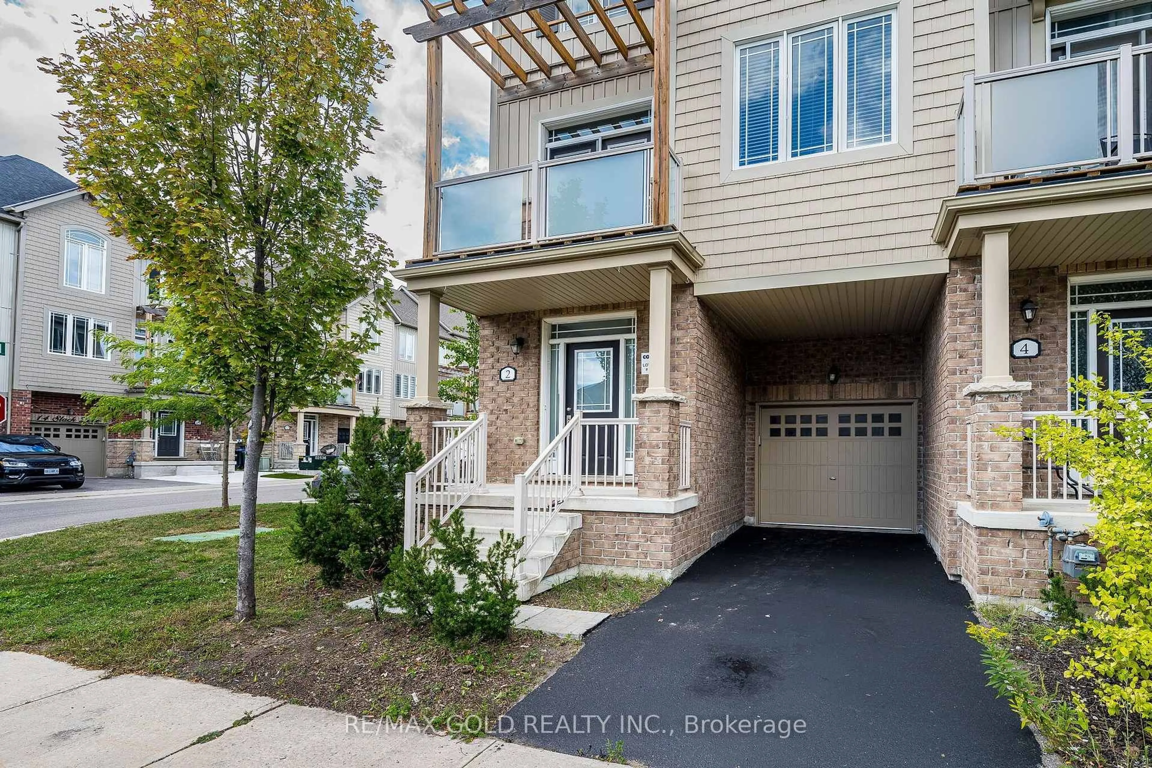 A pic from outside/outdoor area/front of a property/back of a property/a pic from drone, street for 2 Cosbury Lane, Caledon Ontario L7C 4H2