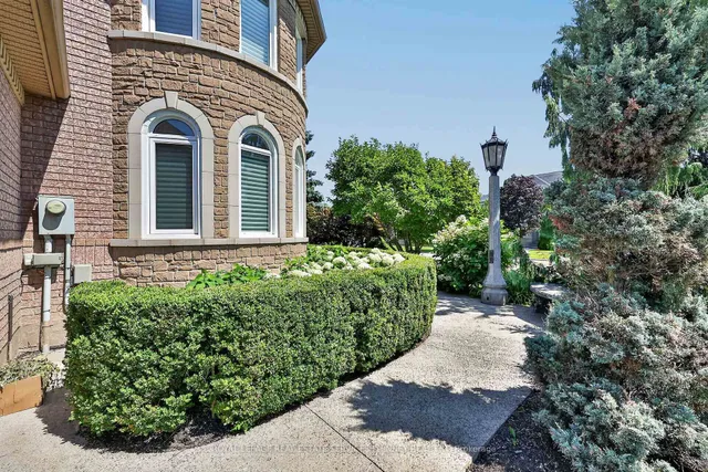 5563 Whitehorn Ave, Mississauga 4