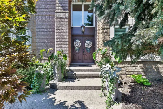 5563 Whitehorn Ave, Mississauga 5