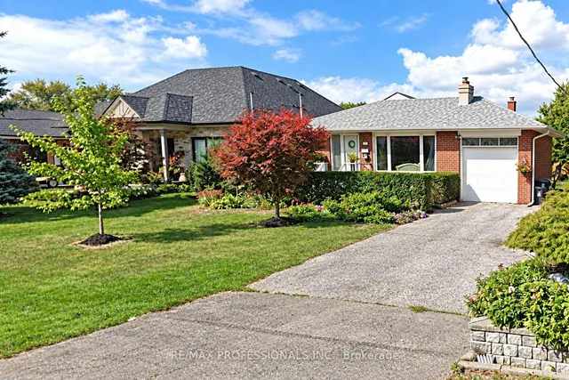 42 Cardigan Rd, Toronto
