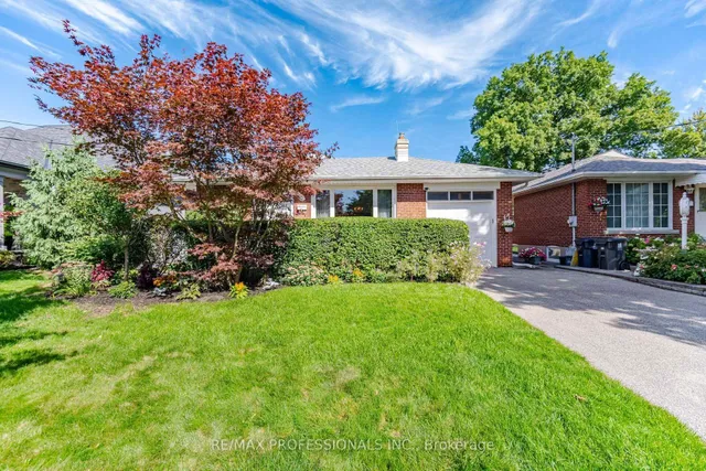 42 Cardigan Rd, Toronto 4