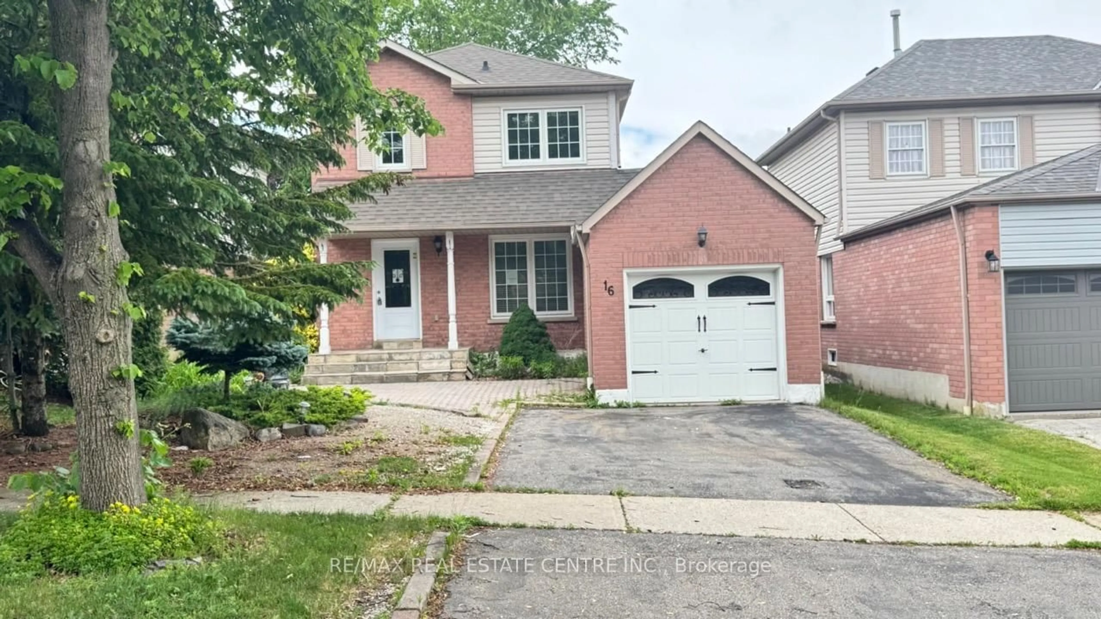 Home with brick exterior material, street for 16 Nectarine Cres, Brampton Ontario L6S 5Y9