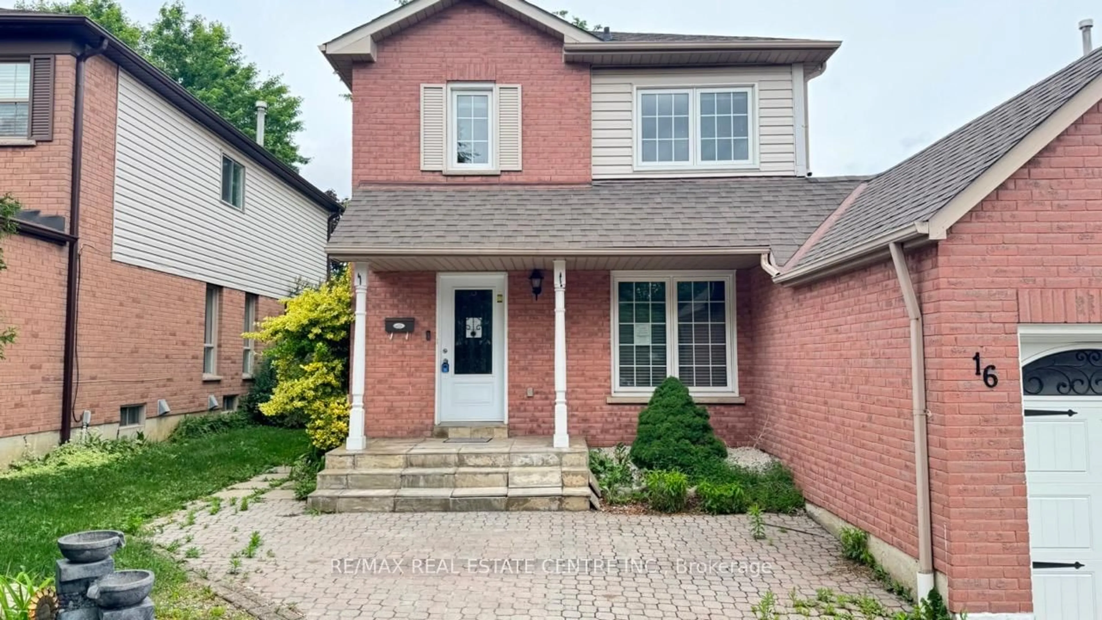 Home with brick exterior material, street for 16 Nectarine Cres, Brampton Ontario L6S 5Y9