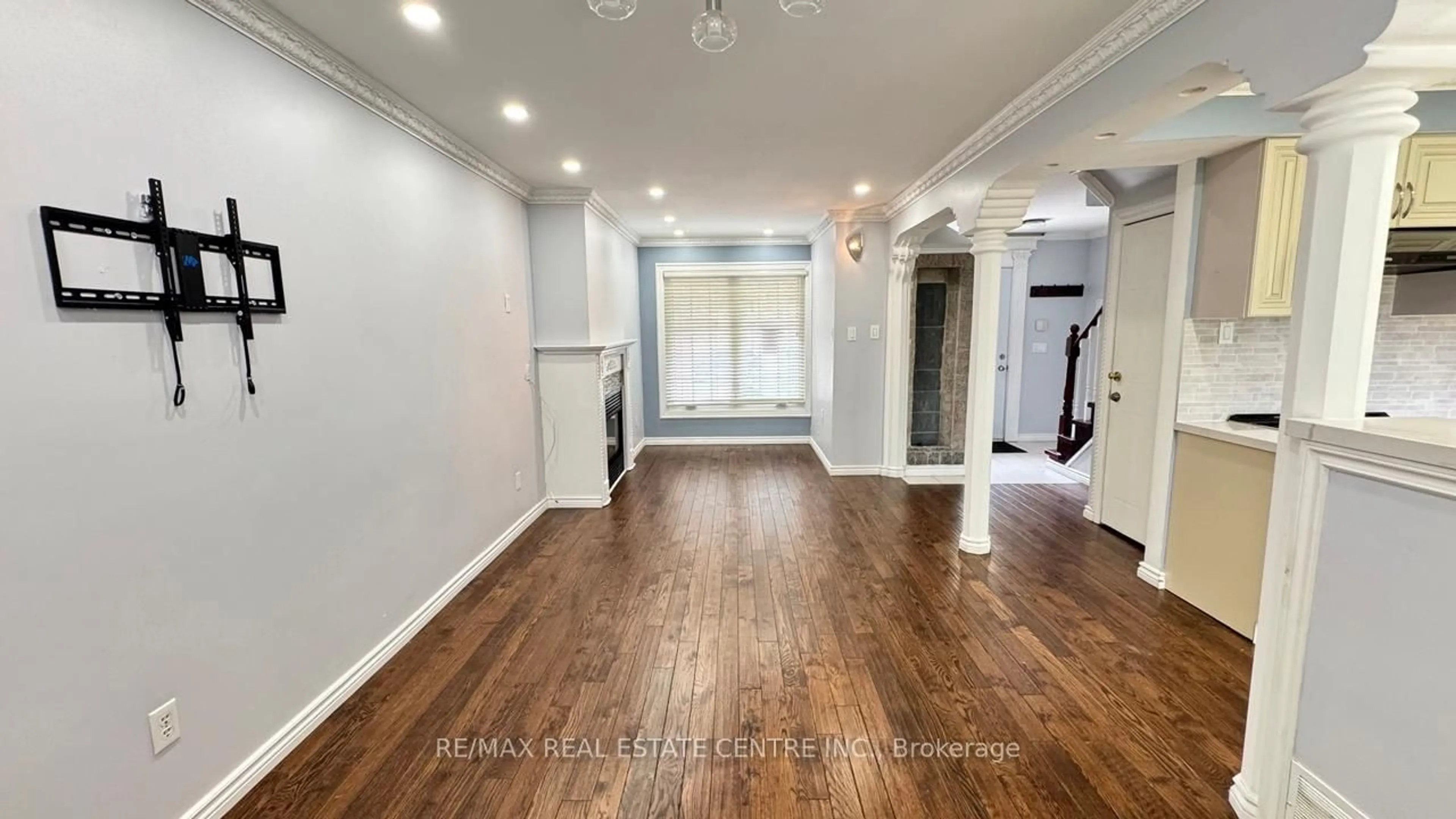 A pic of a room for 16 Nectarine Cres, Brampton Ontario L6S 5Y9