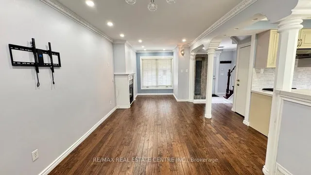 16 Nectarine Cres, Brampton 4
