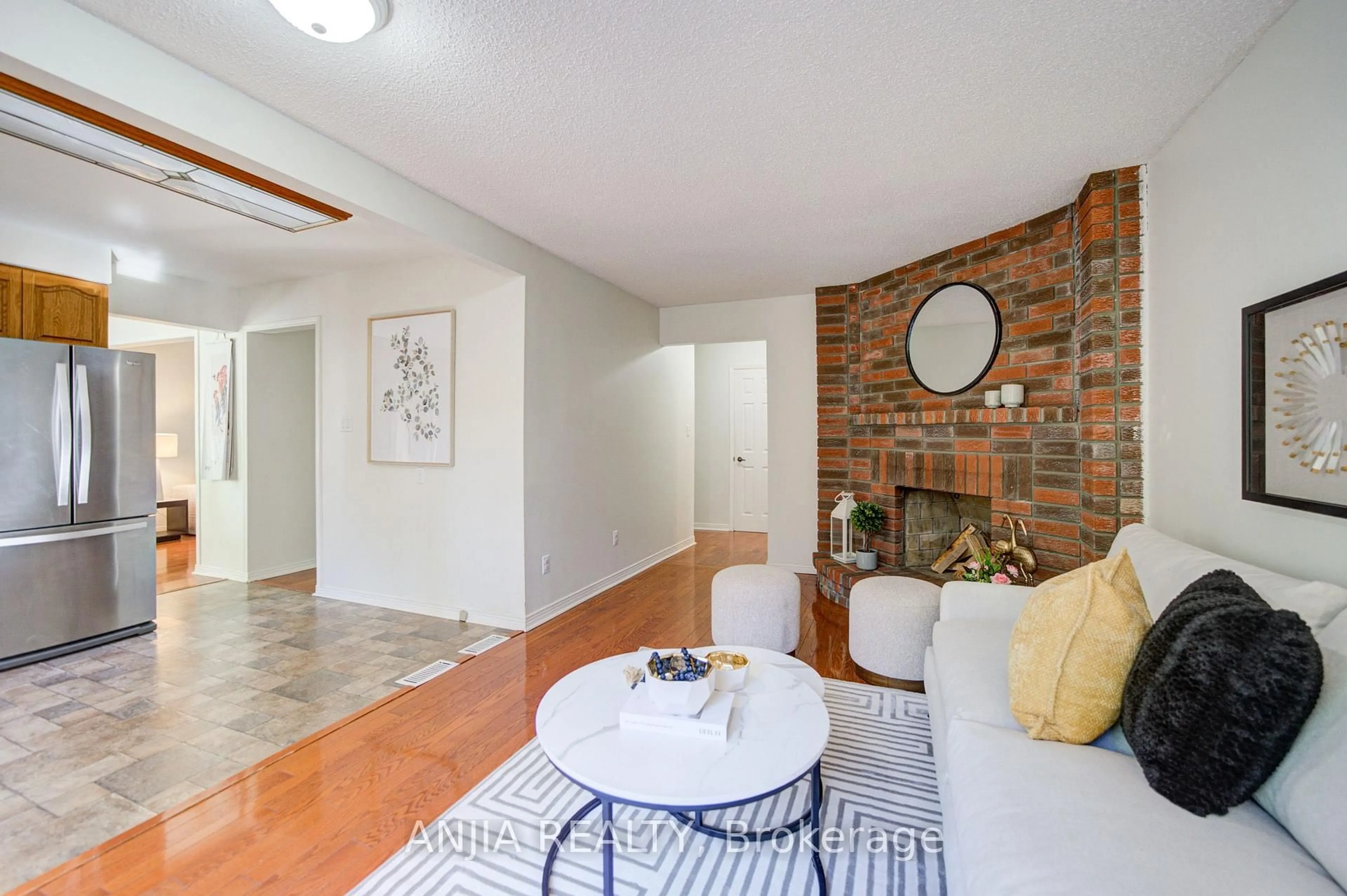 Living room with furniture, unknown for 77 Royal Palm Dr, Brampton Ontario L6Z 1P2