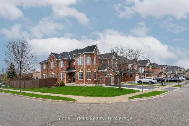 60 Dwyer Dr, Brampton 2
