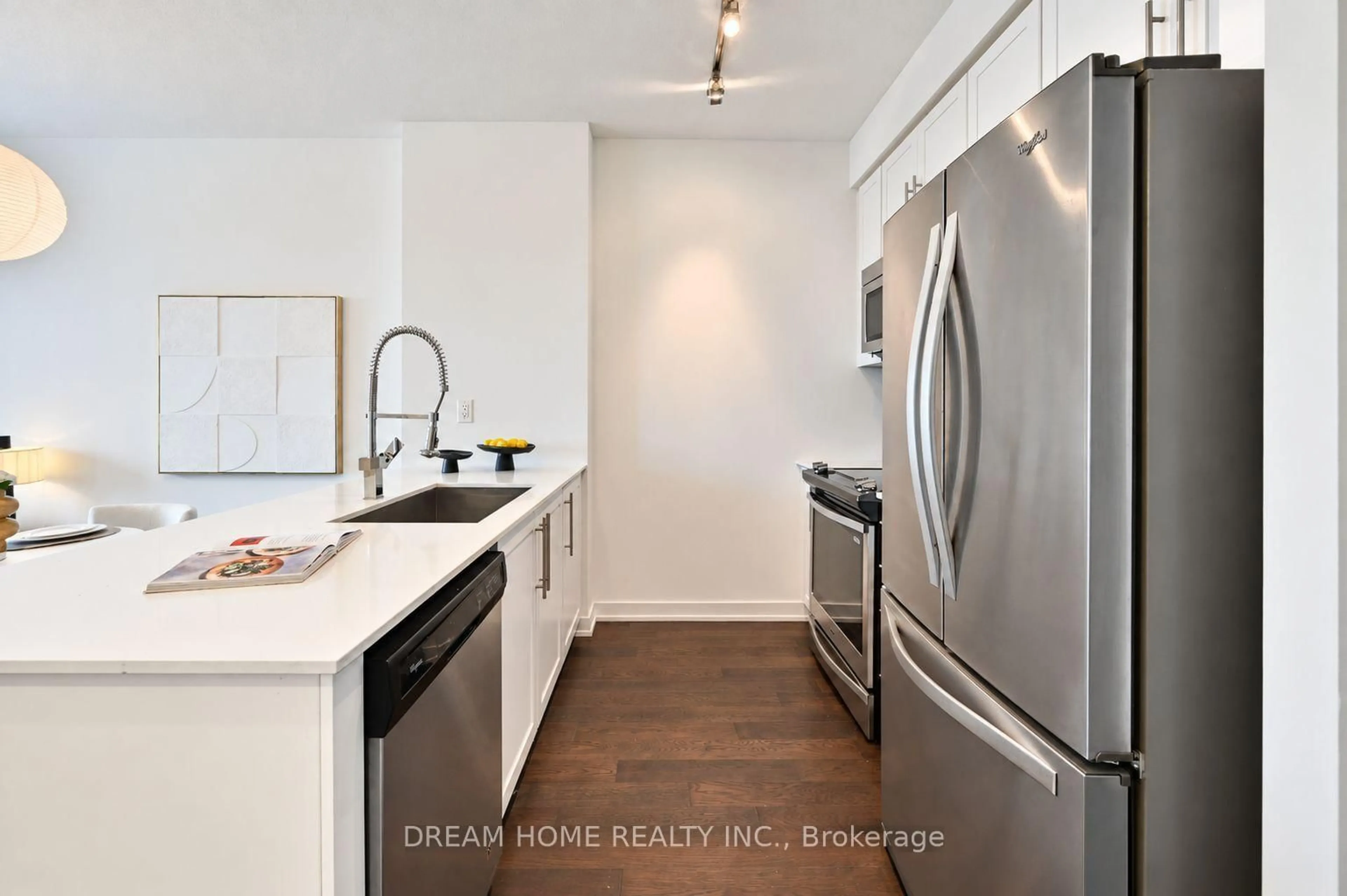 Open concept kitchen, unknown for 4011 Brickstone Mews #4003, Mississauga Ontario L5B 0J7
