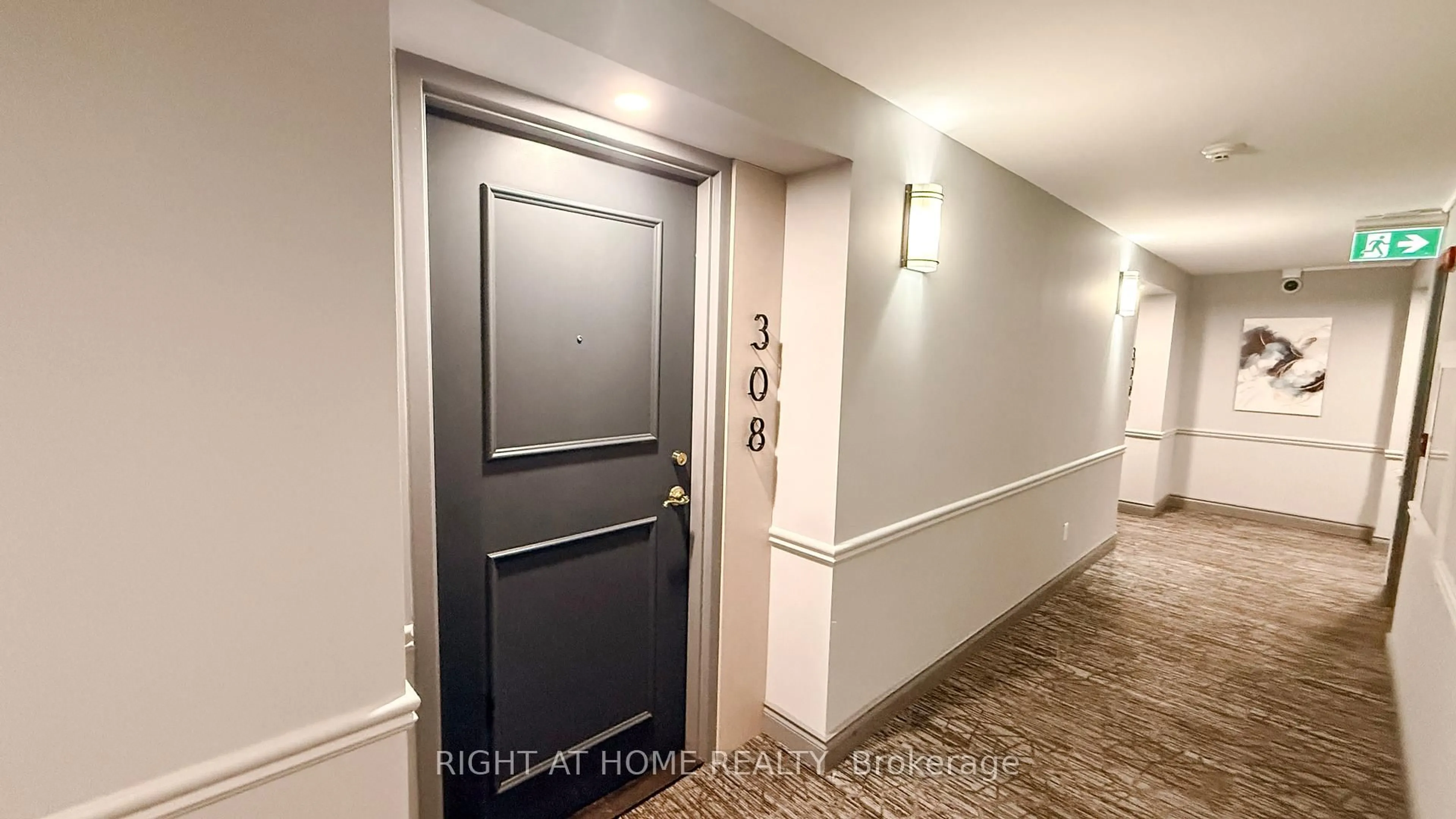 Indoor foyer for 2300 Parkhaven Blvd #308, Oakville Ontario L6H 6V9