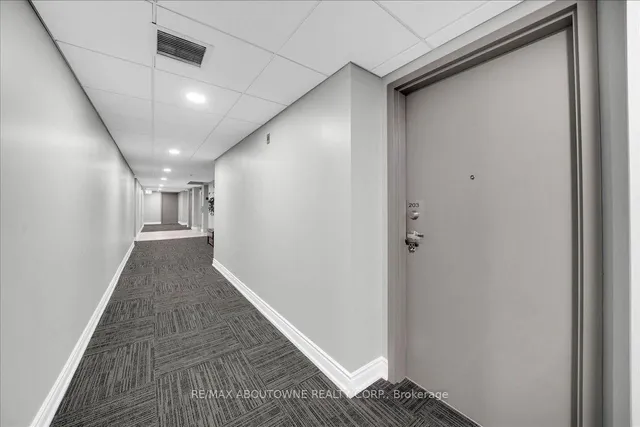 3499 Upper Middle Rd #203, Burlington 4