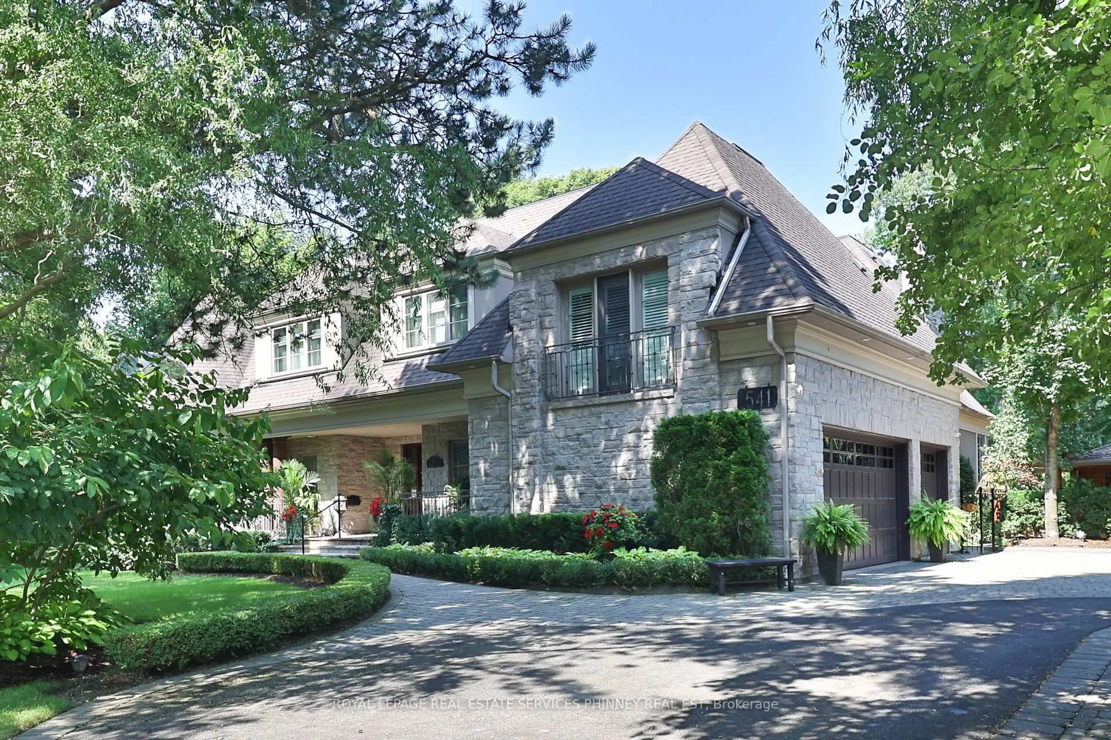 Home with brick exterior material, street for 541 Arrowhead Rd, Mississauga Ontario L5H 1V5
