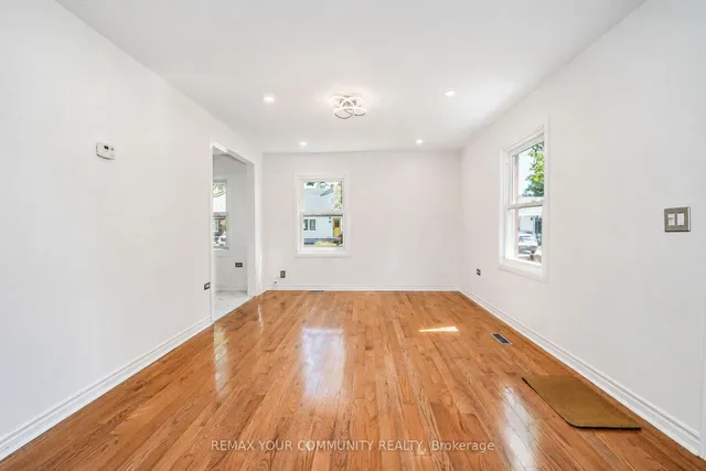 102 Hearst Circ, Toronto 4