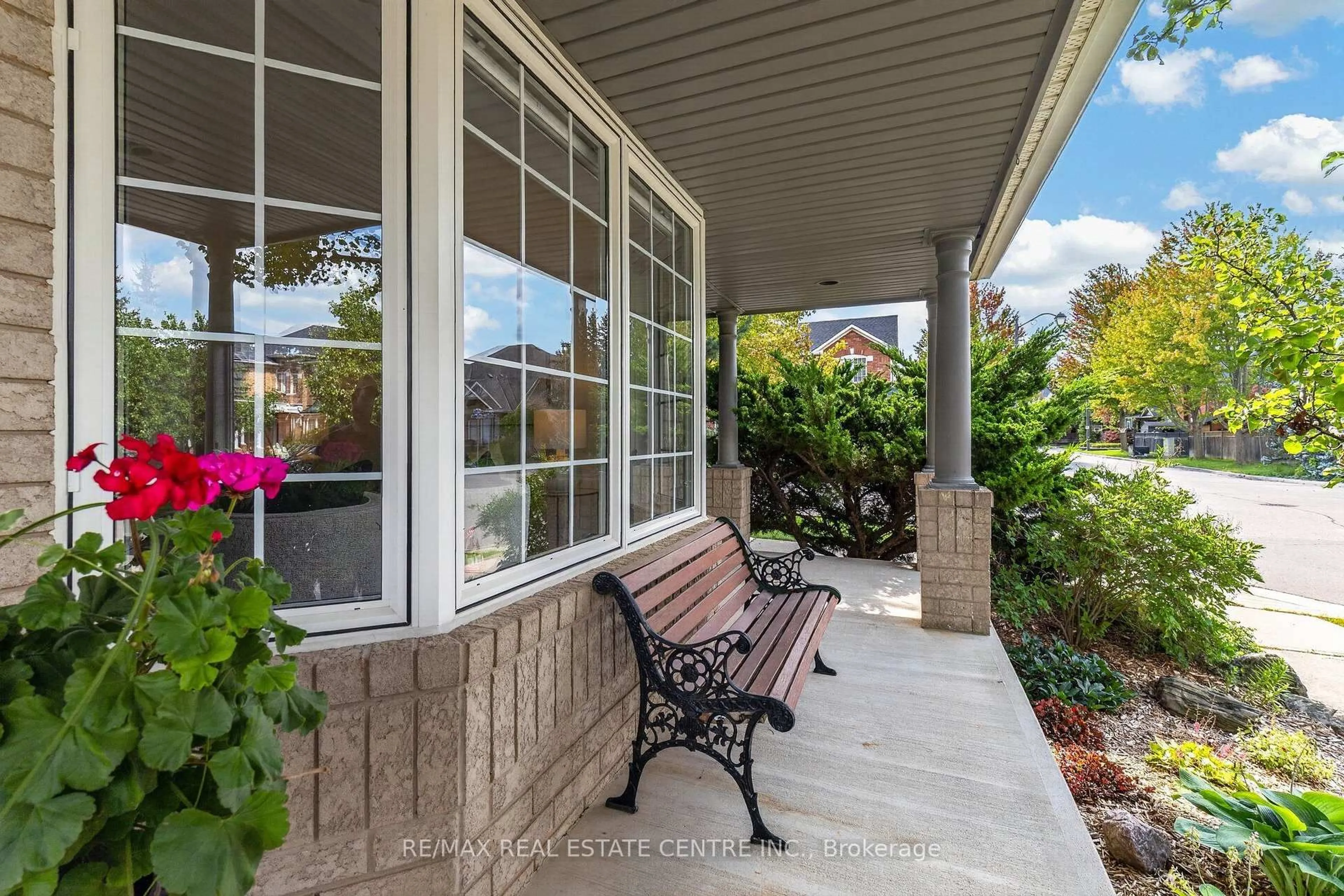 Patio, street for 1667 Dempsey Cres, Milton Ontario L9T 5M5