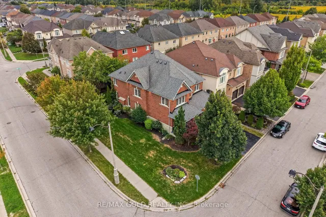 1 Daylilly Terr, Brampton 2