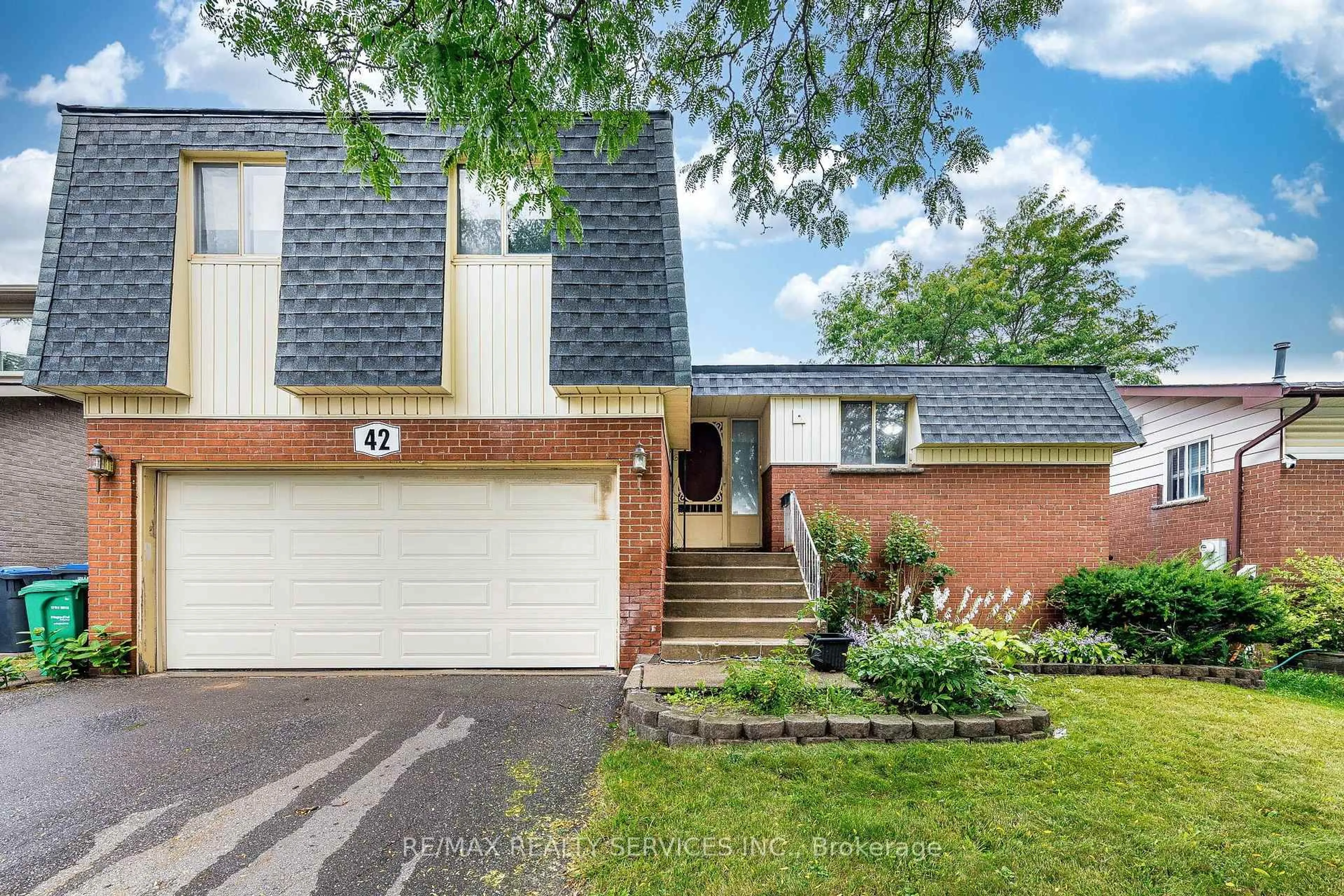 Home with brick exterior material, street for 42 Linkdale Rd, Brampton Ontario L6V 2Y6