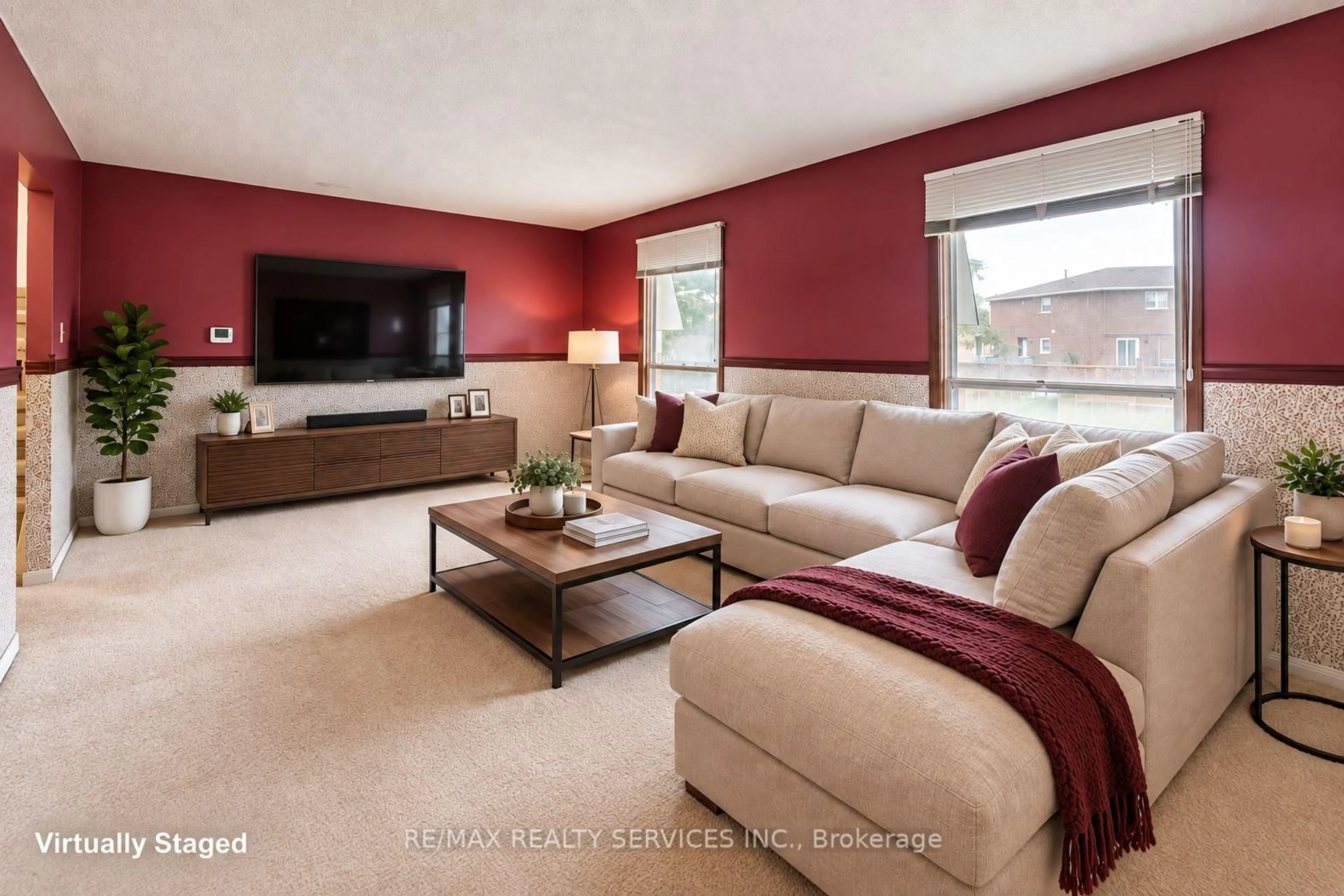 Living room with furniture, unknown for 42 Linkdale Rd, Brampton Ontario L6V 2Y6