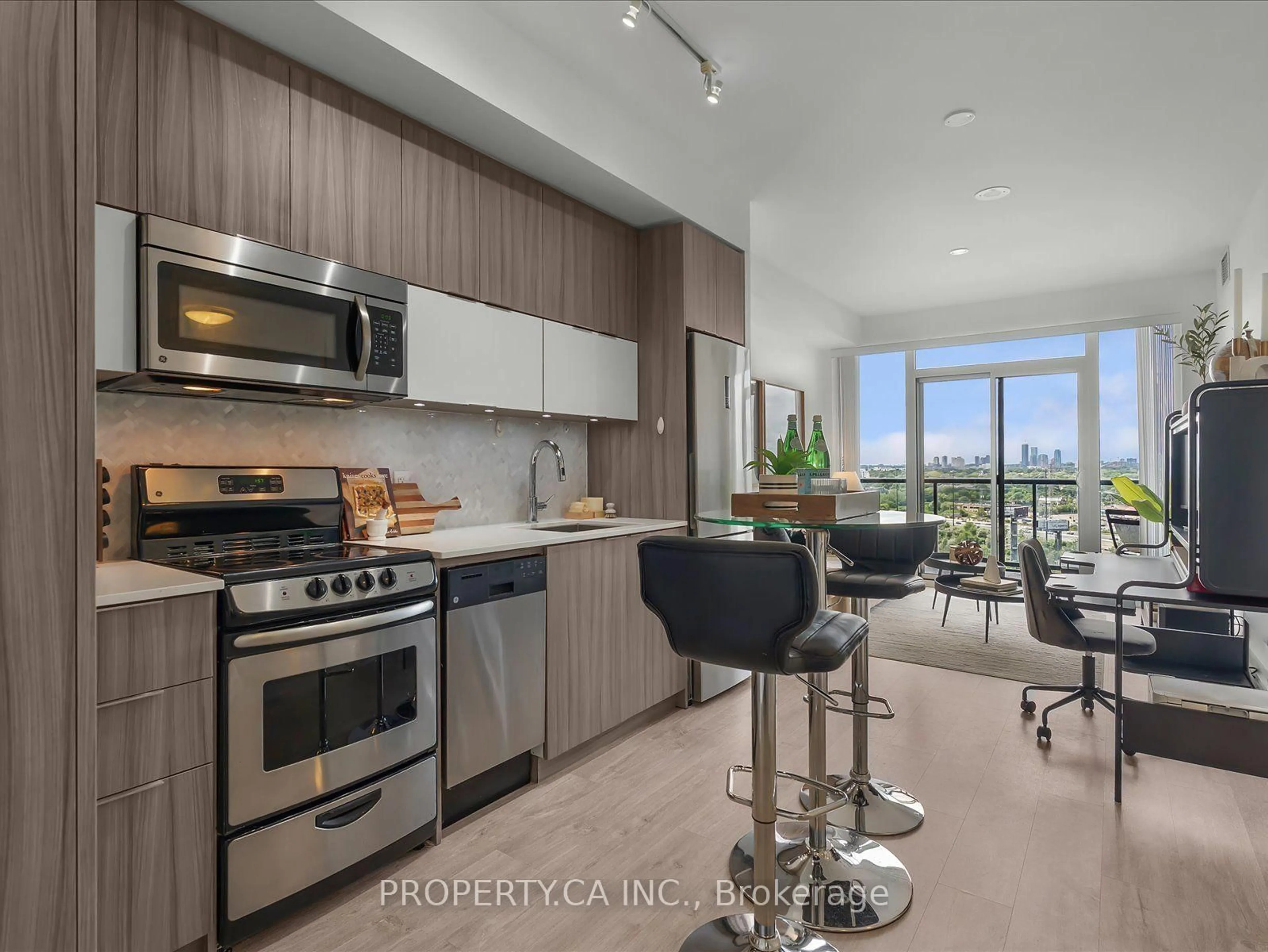 Open concept kitchen, unknown for 56 Annie Craig Dr #1906, Toronto Ontario M8V 0C8