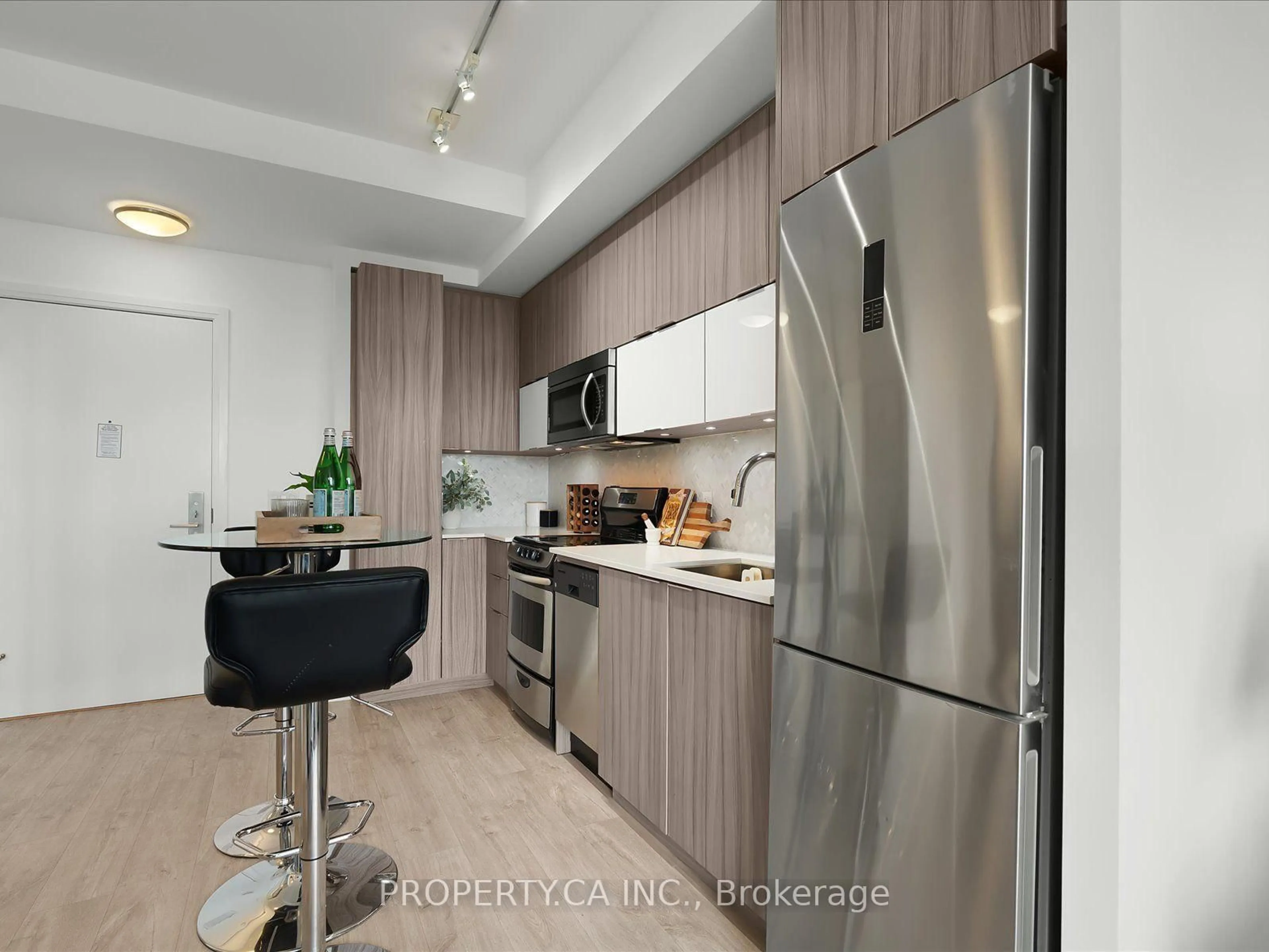 Standard kitchen, unknown for 56 Annie Craig Dr #1906, Toronto Ontario M8V 0C8