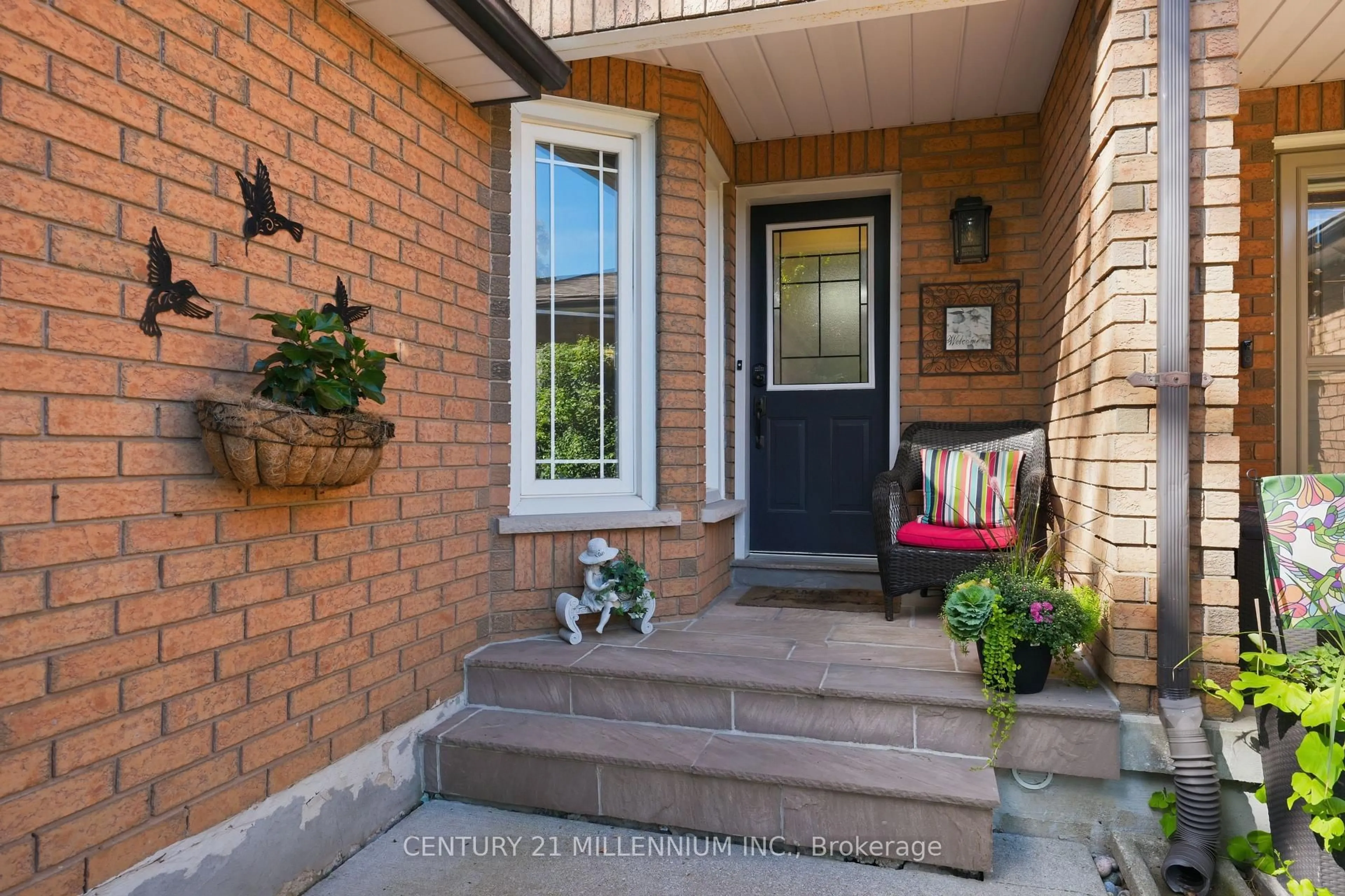Indoor entryway for 20 Flemington Dr, Caledon Ontario L7C 1B5