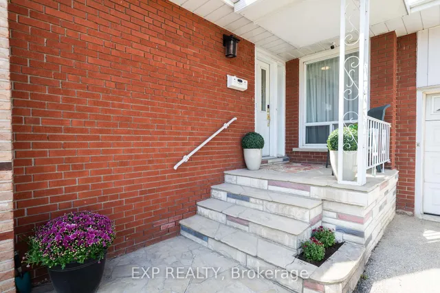 6 Jardine Pl, Toronto 3