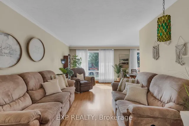 6 Jardine Pl, Toronto 5