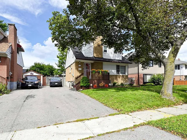 16 Clearbrooke Circ, Toronto 2