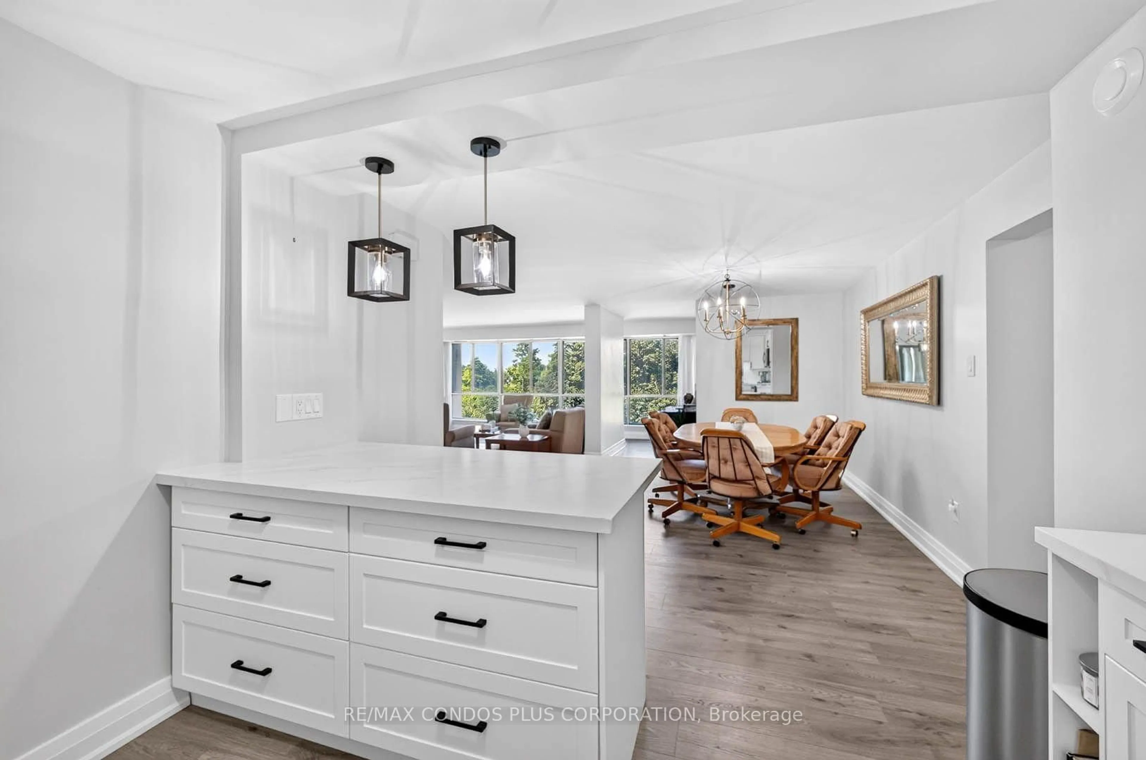 Open concept kitchen, ceramic/tile floor for 1400 Dixie Rd #601, Mississauga Ontario L5E 3E1