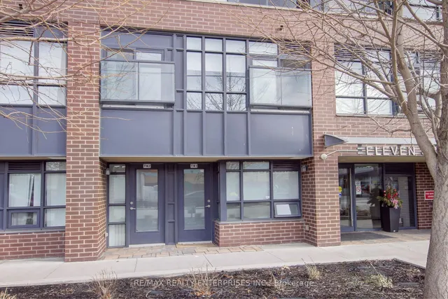 11 Superior Ave #TH1, Toronto 5