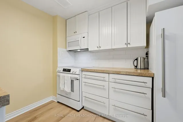 49 Park Ave #301, Halton Hills 1
