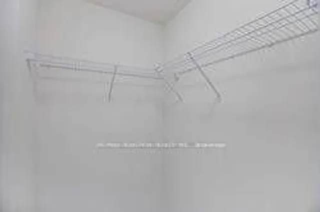 39 Annie Craig Dr #TH3, Toronto 2