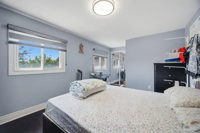 49 Cathy Jean Cres, Toronto 4