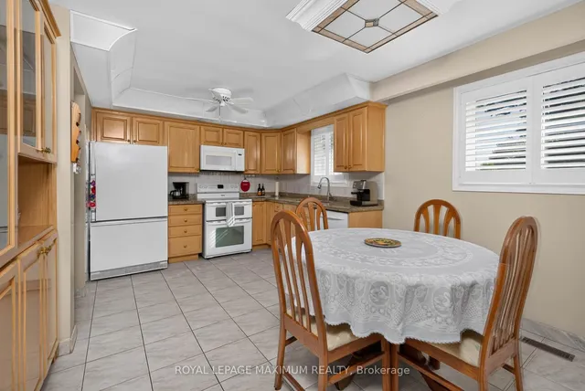 9 Urban Crt, Toronto 2