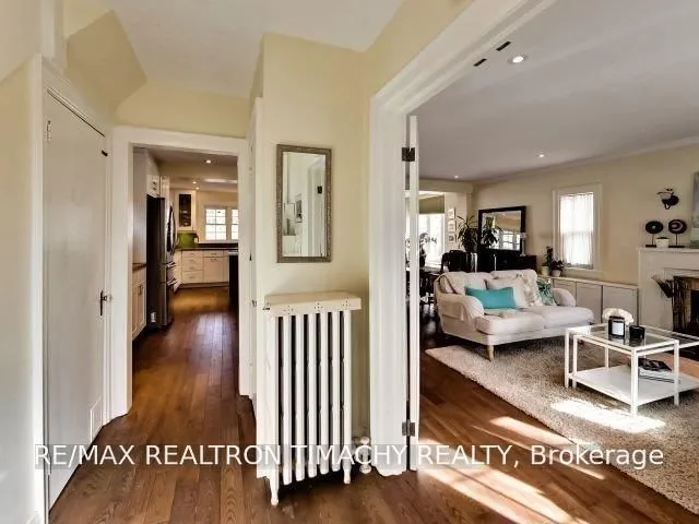 61 Thirty Seventh St, Toronto 2