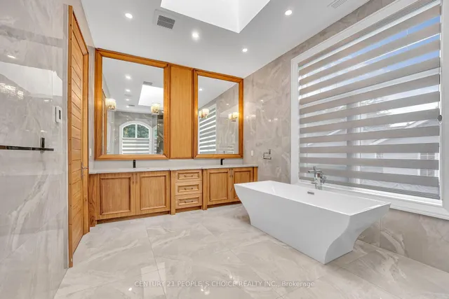 2115 Rebecca St, Oakville 2