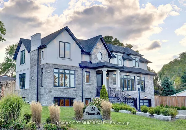 26 Pioneer Dr, Mississauga 3