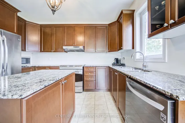 17 Island Grve, Brampton 2