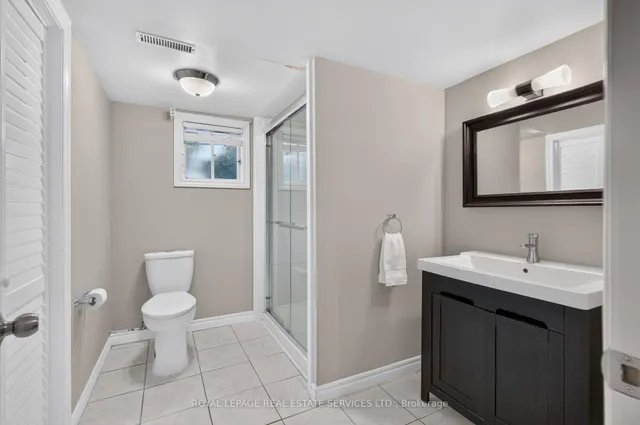 247 Spring Garden Rd, Oakville 3