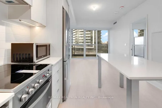 26 Gibbs Rd #922, Toronto 5