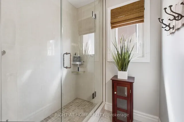 1594 Heritage Way, Oakville 5