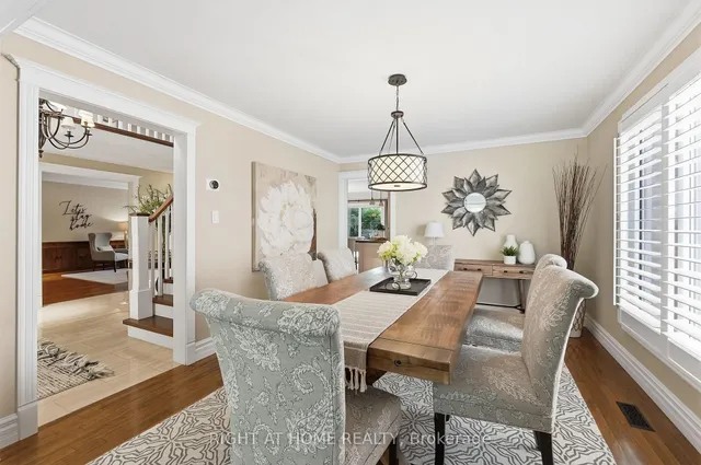1594 Heritage Way, Oakville 2