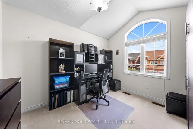 73 Lesabre Cres, Brampton 2