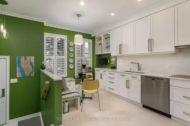 175 Grand Ave #3, Toronto 3
