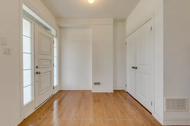 2289 Khalsa Gate, Oakville 4