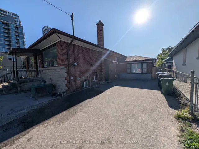 4 Nordin Ave, Toronto 4